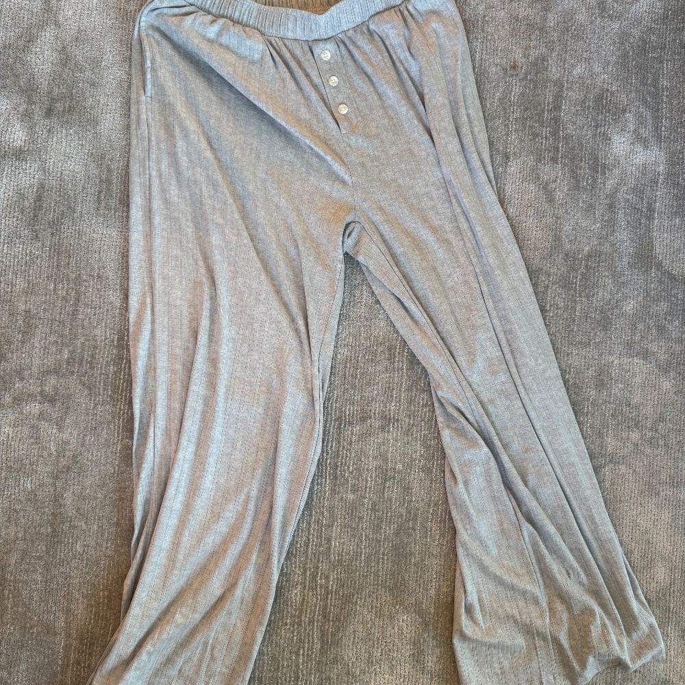 AE 3-Piece Pointelle Plush Cardigan Pajama Set Never worn!!! - Picture 7 of 9